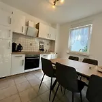 Apartment Wanderkönig Mit Terrasse